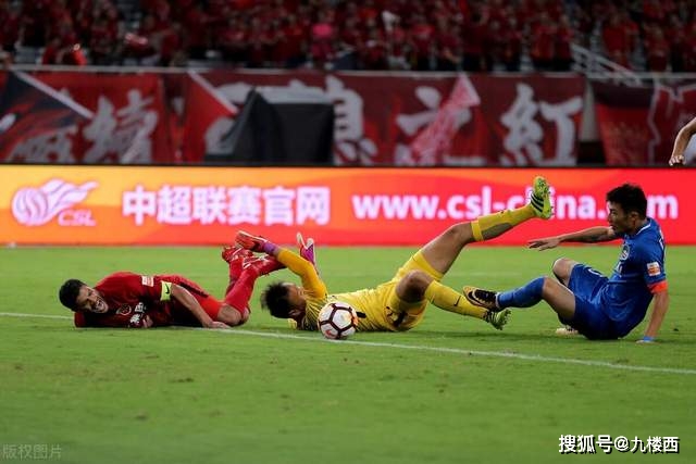 U23国足后防表现不佳，毛伟杰成场上亮点